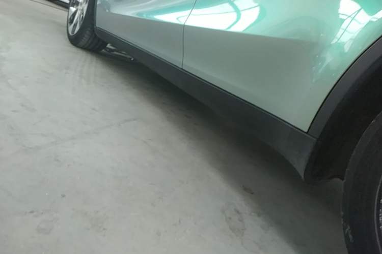 Used Tesla Model Y 2021 Long-Range All-Wheel-Drive Version 3D7 Left Side Sill