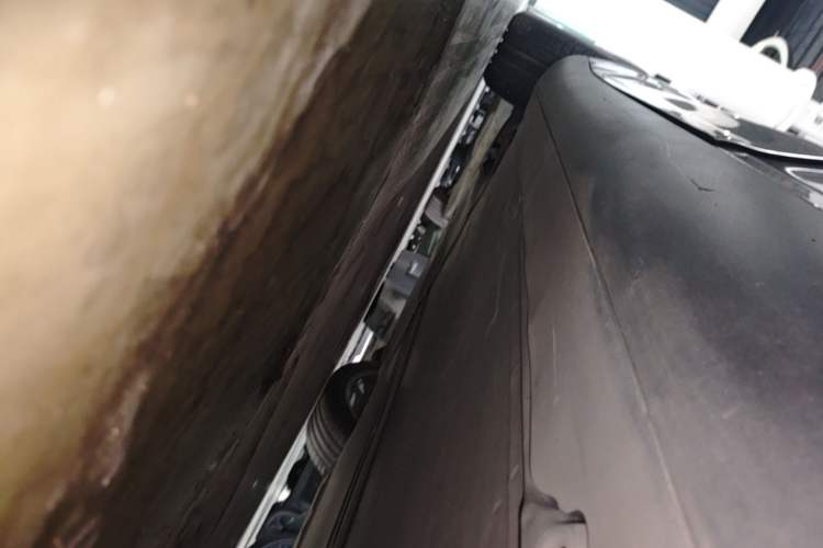 Used Tesla Model Y 2021 Long-Range All-Wheel-Drive Version 3D7 Left Side Sill