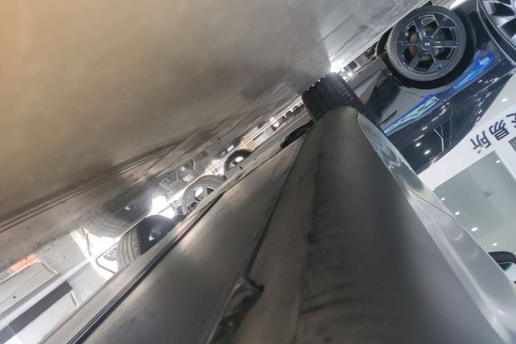 Used Tesla Model Y 2021 Revised Version 2 Long-Range All-Wheel-Drive Edition Left Side Sill