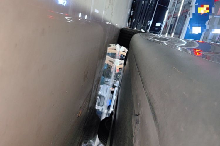 Used Tesla Model Y 2021 Standard Range Rear-Wheel Drive Version Left Side Sill
