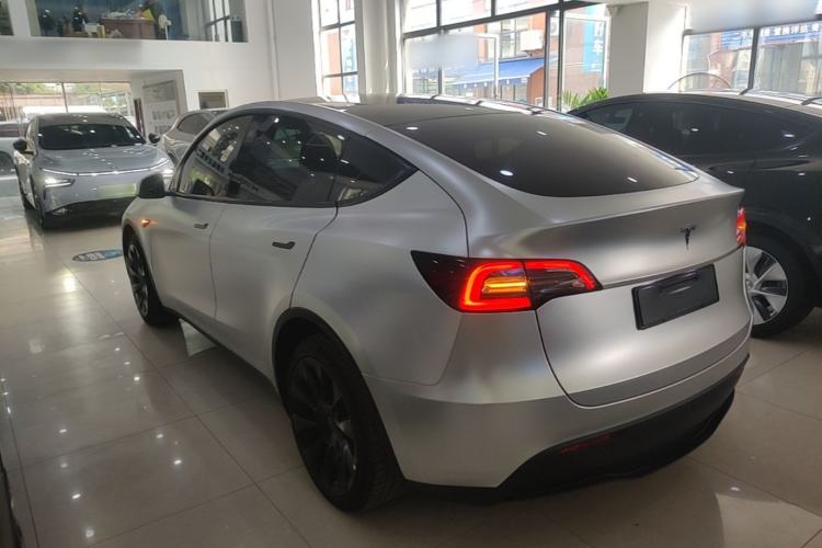 Used Tesla Model Y 2021 Revised Version 2 Long-Range All-Wheel-Drive Edition Rear Left 45 Deg