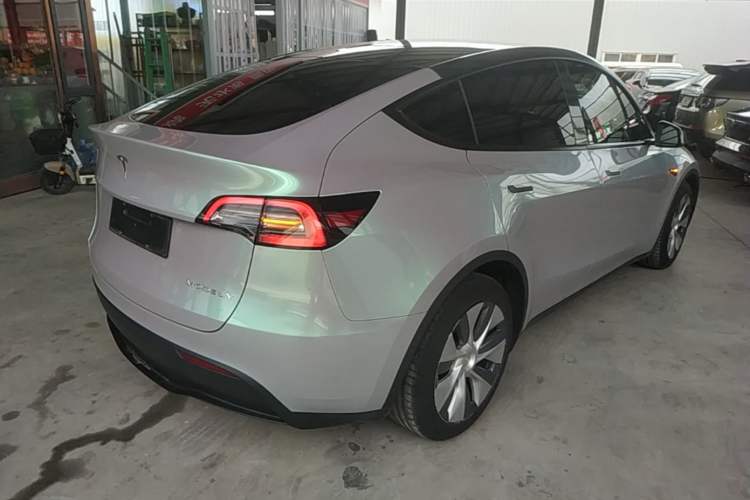 Used Tesla Model Y 2021 Long-Range All-Wheel-Drive Version 3D7 Rear Right 45 Deg