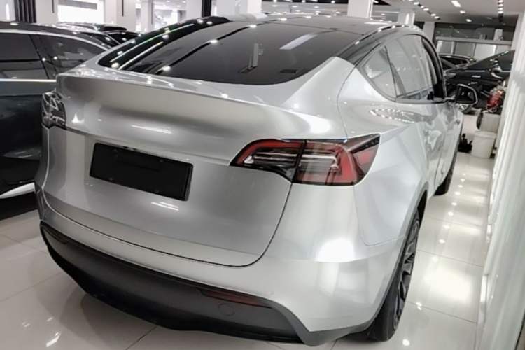 Used Tesla Model Y 2021 Long-Range All-Wheel-Drive Version 3D7 Rear Right 45 Deg