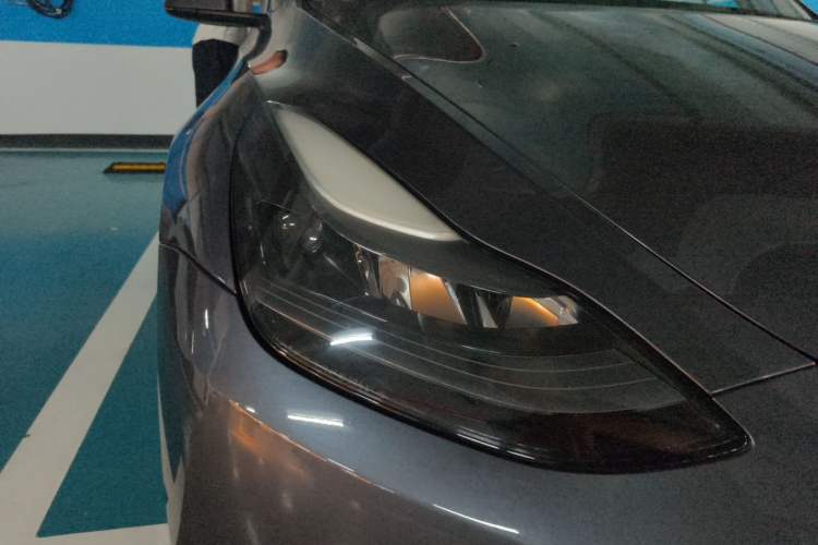 Used Tesla Model Y 2021 Long-Range All-Wheel-Drive Version Right Front Headlight