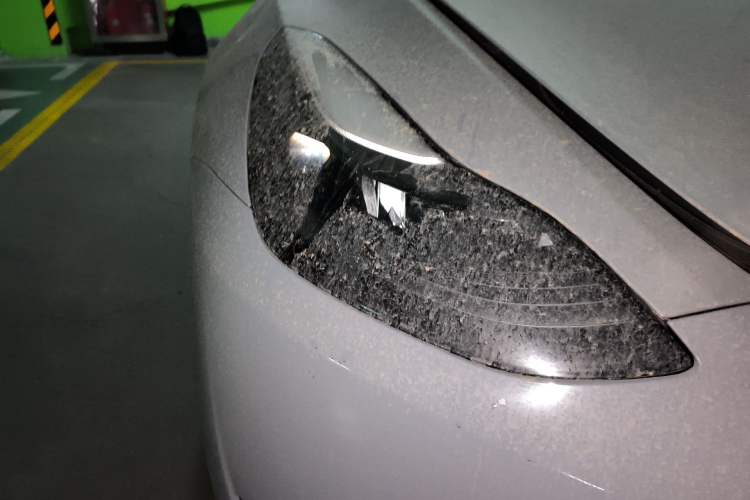 Used Tesla Model Y 2021 Standard Range Rear-Wheel Drive Version Right Front Headlight