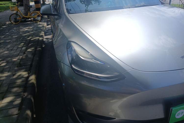 Used Tesla Model Y 2021 Standard Range Rear-Wheel Drive Version Right Front Headlight