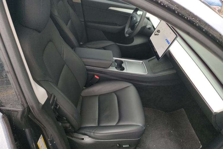 Used Tesla Model Y 2021 Long-Range All-Wheel-Drive Version 3D7 Right Front Seat