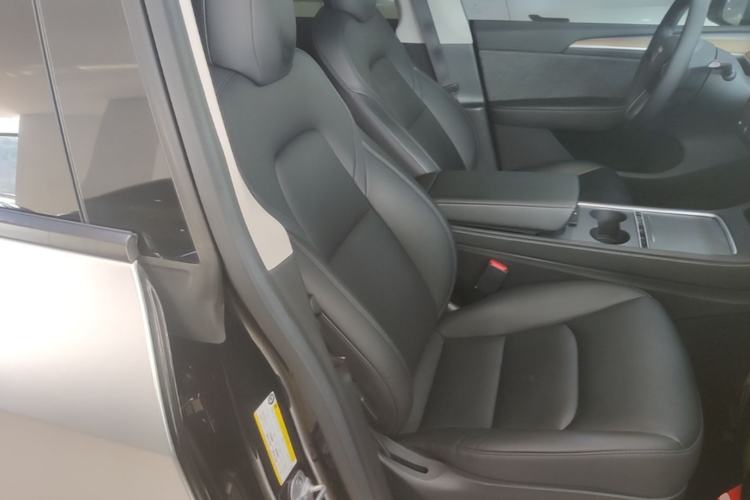 Used Tesla Model Y 2021 Revised Version 2 Long-Range All-Wheel-Drive Edition Right Front Seat