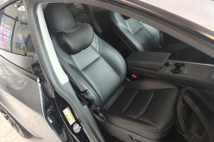 Used Tesla Model Y 2021 Performance High-Performance All-Wheel-Drive Version Right Front Seat