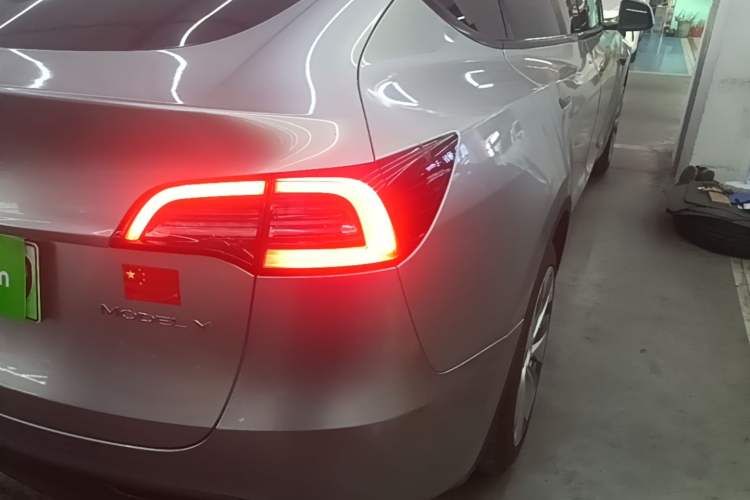 Used Tesla Model Y 2021 Long-Range All-Wheel-Drive Version Right Rear Taillight