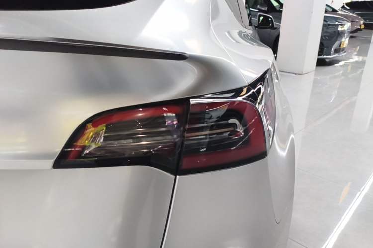 Used Tesla Model Y 2021 Performance High-Performance All-Wheel-Drive Version Right Rear Taillight