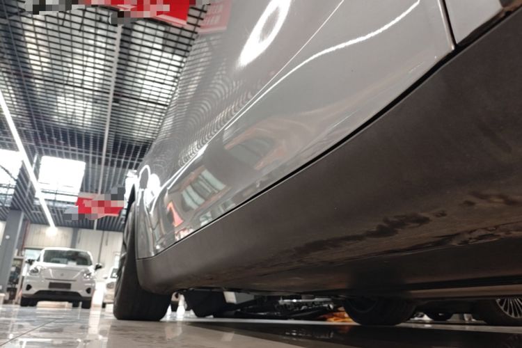 Used Tesla Model Y 2021 Standard Range Rear-Wheel Drive Version Right Side Sill