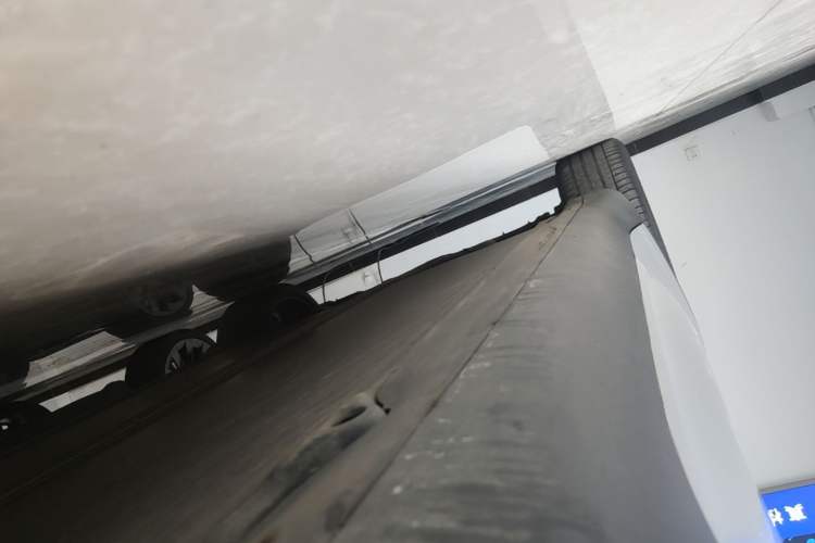 Used Tesla Model Y 2021 Revised Version 2 Long-Range All-Wheel-Drive Edition Right Side Sill