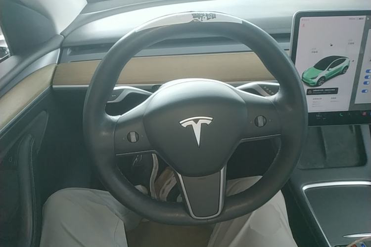 Used Tesla Model Y 2021 Long-Range All-Wheel-Drive Version 3D7 Steering Wheel