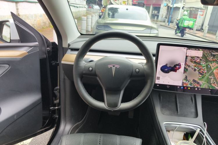 Used Tesla Model Y 2021 Standard Range Rear-Wheel Drive Version Steering Wheel