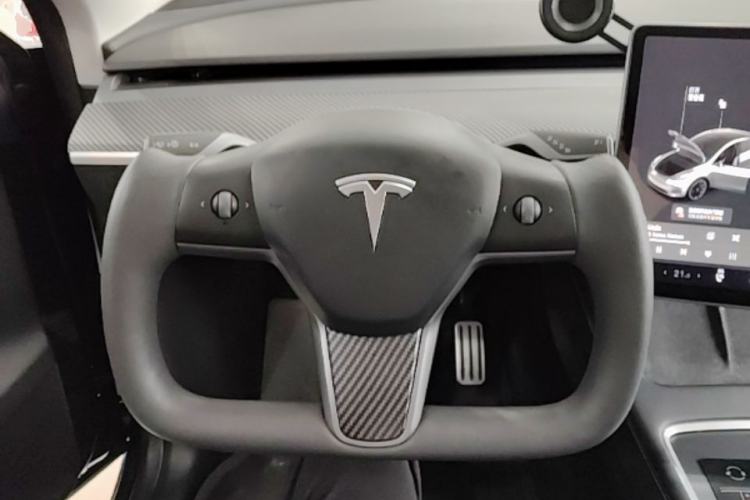 Used Tesla Model Y 2021 Long-Range All-Wheel-Drive Version 3D7 Steering Wheel