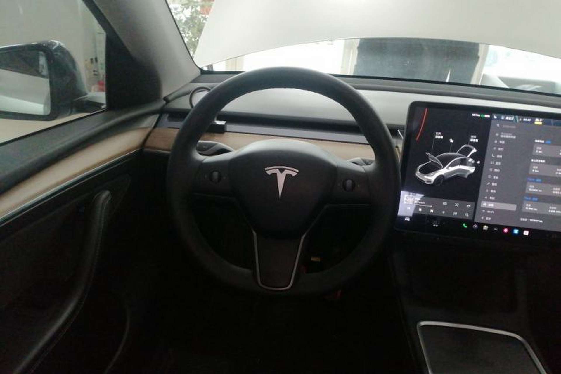 Used Tesla Model Y 2021 Standard Range Rear-Wheel Drive Version Steering Wheel