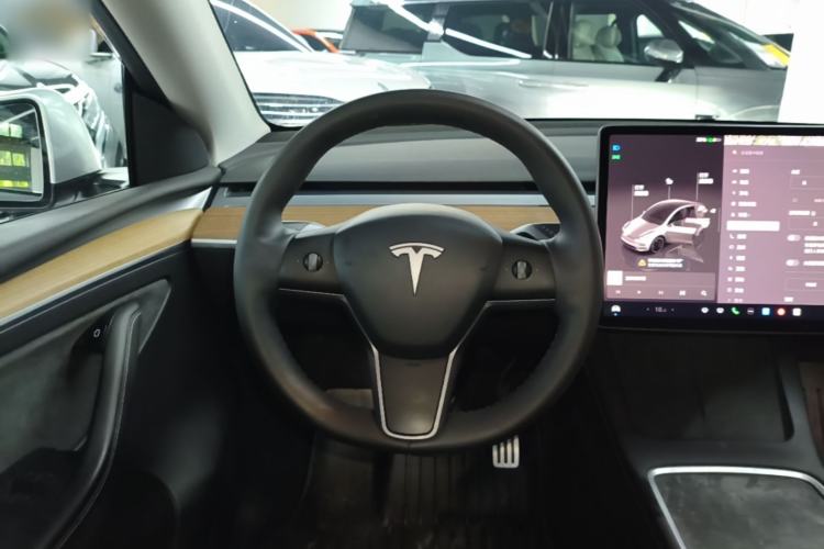 Used Tesla Model Y 2021 Performance High-Performance All-Wheel-Drive Version Steering Wheel