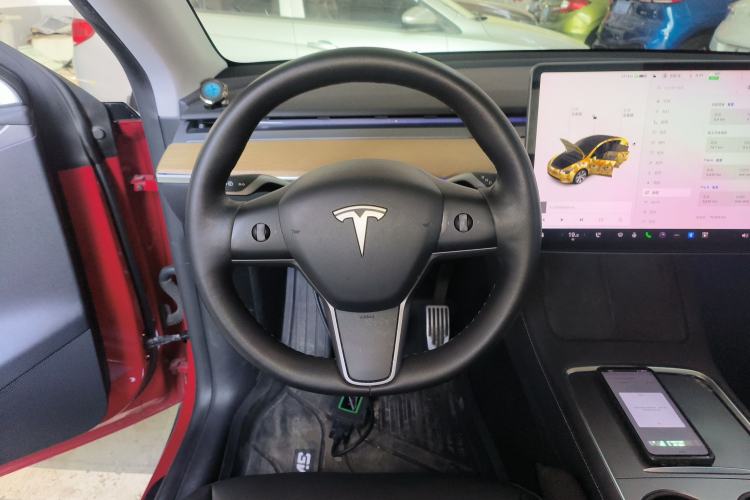 Used Tesla Model Y 2021 Standard Range Rear-Wheel Drive Version Steering Wheel