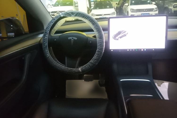 Used Tesla Model Y 2021 Long-Range All-Wheel-Drive Version 3D7 Steering Wheel