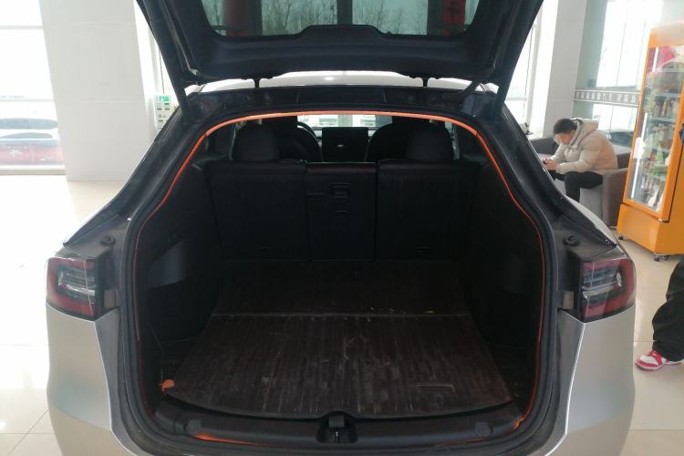 Used Tesla Model Y 2021 Standard Range Rear-Wheel Drive Version Trunk