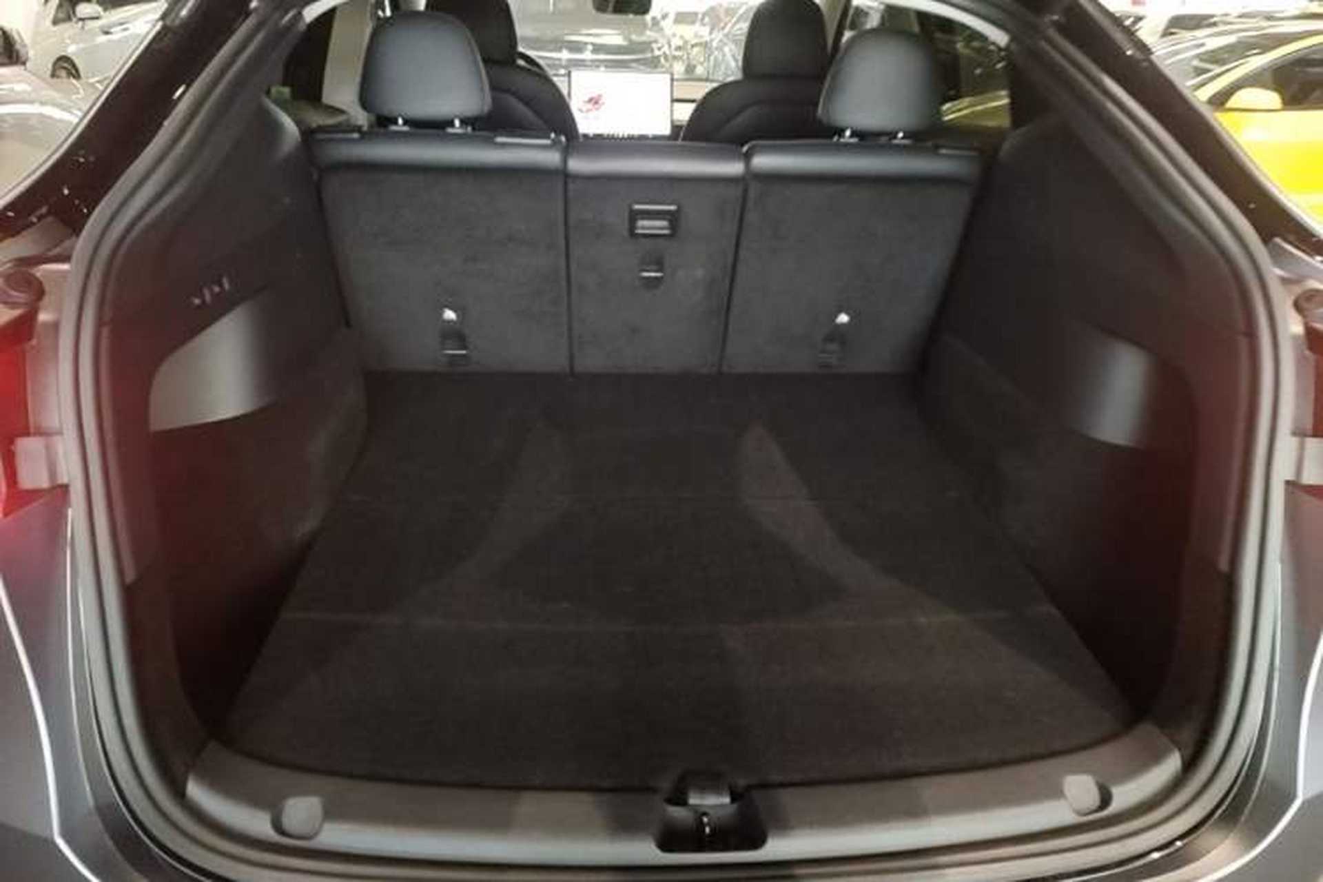 Used Tesla Model Y 2021 Standard Range Rear-Wheel Drive Version Trunk