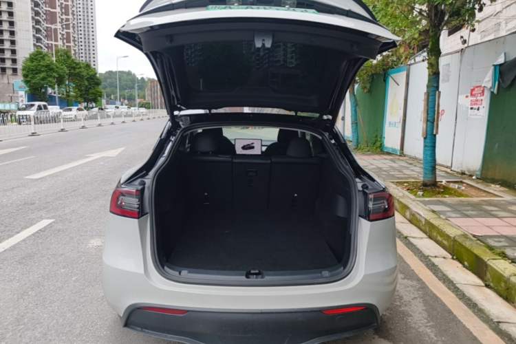 Used Tesla Model Y 2021 Performance High-Performance All-Wheel-Drive Version Trunk