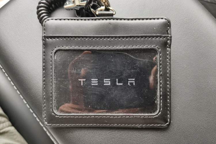 Used Tesla Model Y 2021 Standard Range Rear-Wheel Drive Version Vehicle Key
