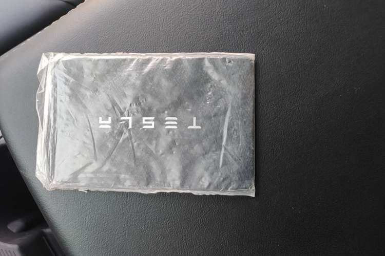 Used Tesla Model Y 2021 Long-Range All-Wheel-Drive Version Vehicle Key