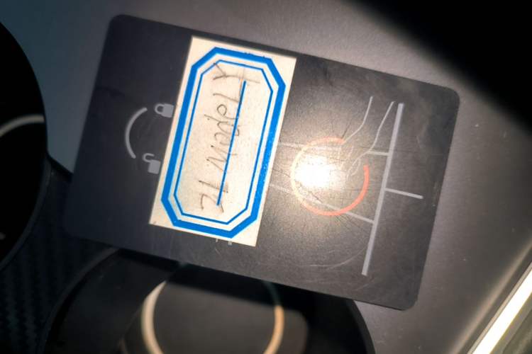 Used Tesla Model Y 2021 Long-Range All-Wheel-Drive Version Vehicle Key
