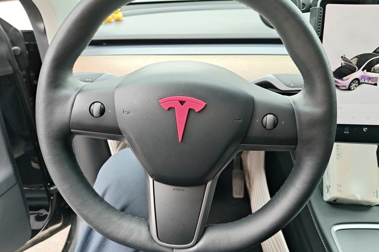 Used Tesla Model Y 2021 Long-Range All-Wheel-Drive Version 3D7 Steering Wheel