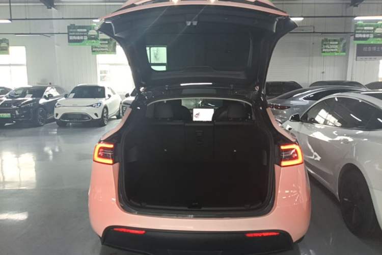 Used Tesla Model Y 2021 Performance High-Performance All-Wheel-Drive Version Trunk