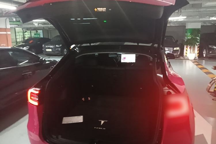 Used Tesla Model Y 2021 Long-Range All-Wheel-Drive Version Trunk