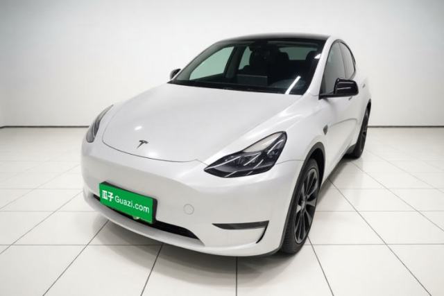 Ojetý Tesla Model Y 2021 Standard Range Rear-Wheel Drive Version