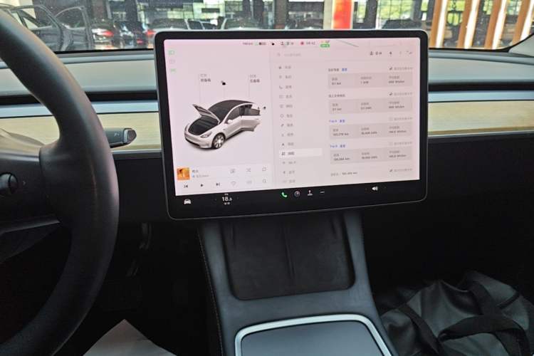 Used Tesla Model Y 2021 Standard Range Rear-Wheel Drive Version Audio And AC Panel