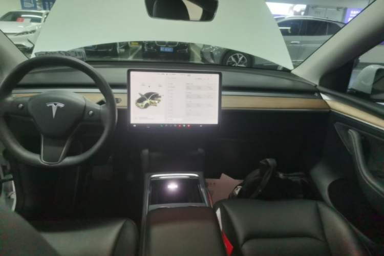 Used Tesla Model Y 2021 Long-Range All-Wheel-Drive Version Audio And AC Panel