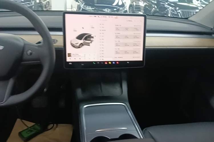 Used Tesla Model Y 2021 Standard Range Rear-Wheel Drive Version Audio And AC Panel