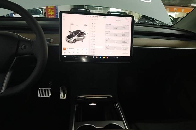 Used Tesla Model Y 2021 Long-Range All-Wheel-Drive Version Audio And AC Panel