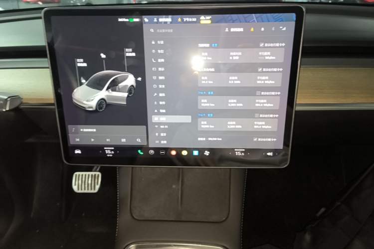 Used Tesla Model Y 2021 Long-Range All-Wheel-Drive Version Audio And AC Panel