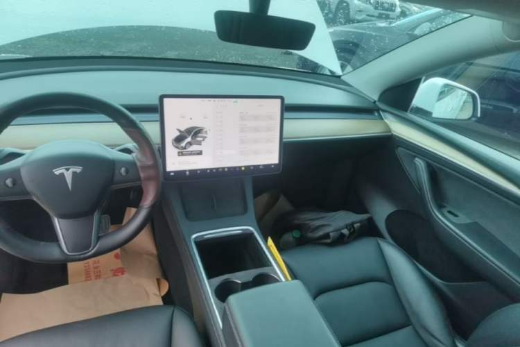 Used Tesla Model Y 2021 Long-Range All-Wheel-Drive Version Audio And AC Panel