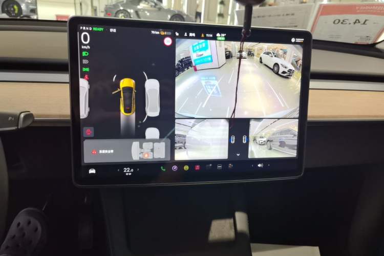 Used Tesla Model Y 2021 Standard Range Rear-Wheel Drive Version Audio And AC Panel