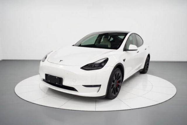 Tesla Model Y 2021 Long-Range All-Wheel-Drive Version 3D7 مستعملة