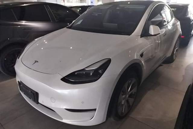 Used Tesla Model Y 2021 Long-Range All-Wheel-Drive Version