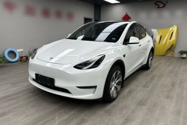 Used Tesla Model Y 2021 Long-Range All-Wheel-Drive Version