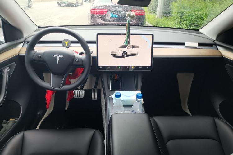 Used Tesla Model Y 2021 Performance High-Performance All-Wheel-Drive Version Center Console