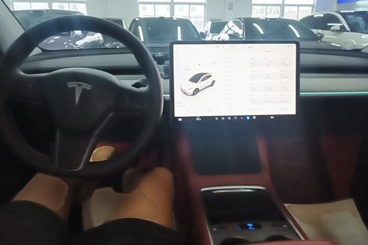 Used Tesla Model Y 2021 Revised Version 2 Long-Range All-Wheel-Drive Edition Center Console