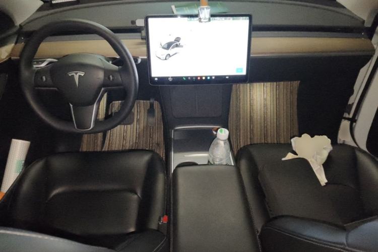 Used Tesla Model Y 2021 Standard Range Rear-Wheel Drive Version Center Console