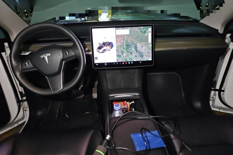 Used Tesla Model Y 2021 Standard Range Rear-Wheel Drive Version Center Console