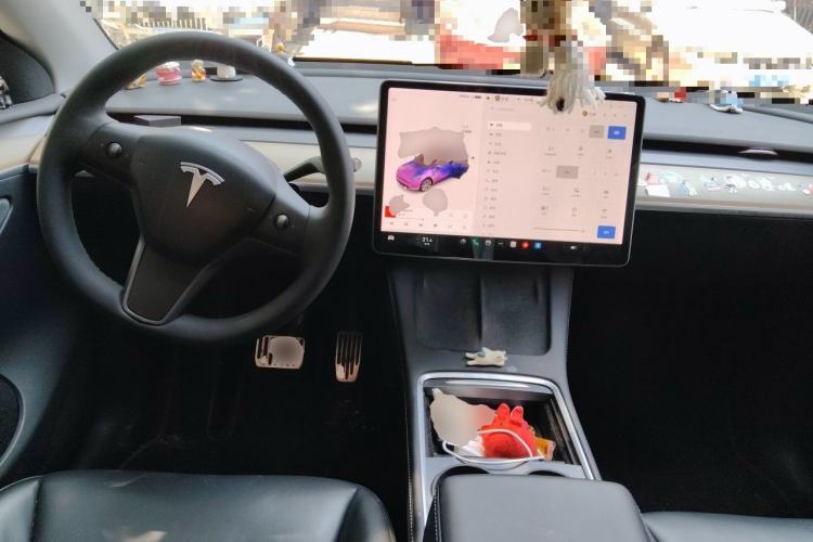 Used Tesla Model Y 2021 Standard Range Rear-Wheel Drive Version Center Console