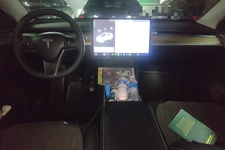 Used Tesla Model Y 2021 Standard Range Rear-Wheel Drive Version Center Console
